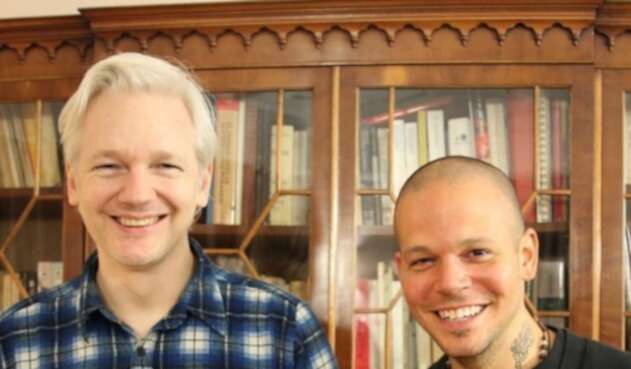Julian Assange y Residente