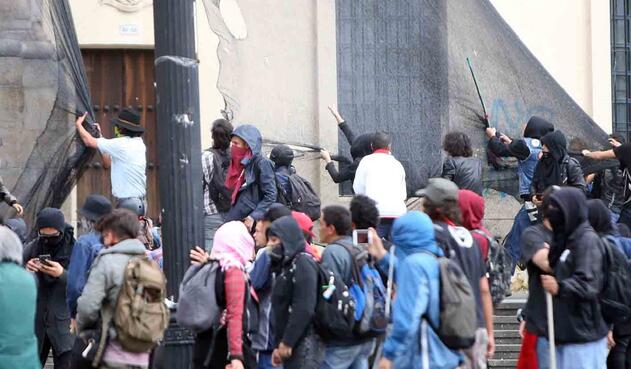 Manifestaciones en la Plaza de Bolívar 25 de abril de 2019