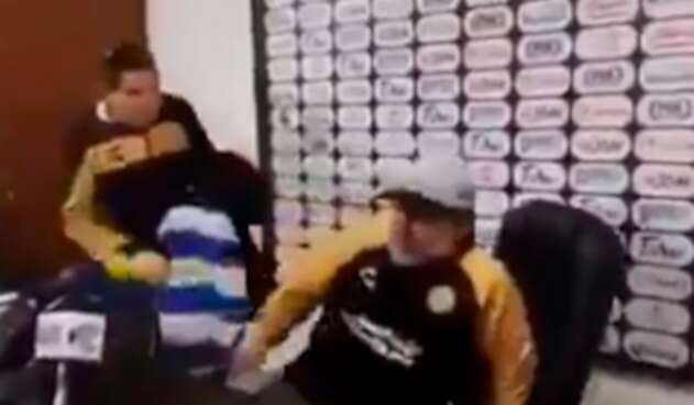 Diego Maradona, técnico de los Dorados de Sinaloa, en la rueda de prensa que ofreció
