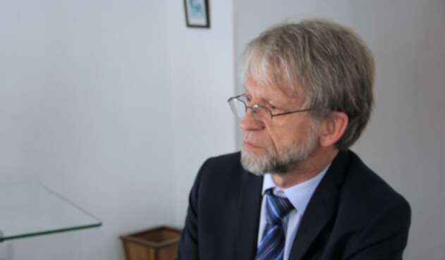 Antanas Mockus, destituido como congresista