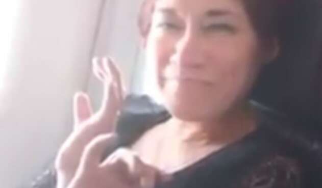 La mujer viajó a Colombia con su pareja