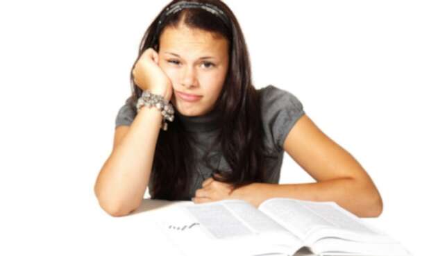 Por qué se queda la mente en blanco en un examen