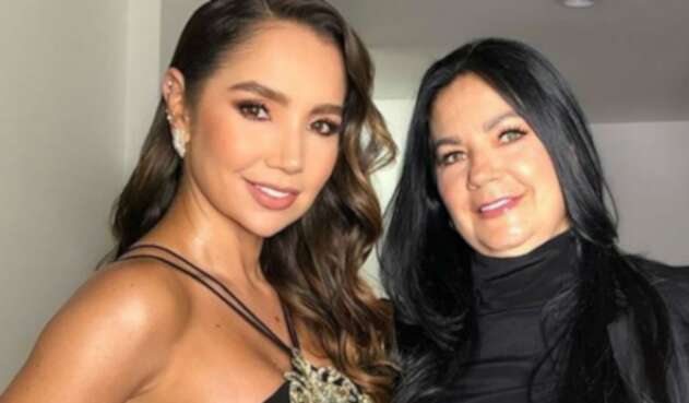 Paola Jara junto a su mamá