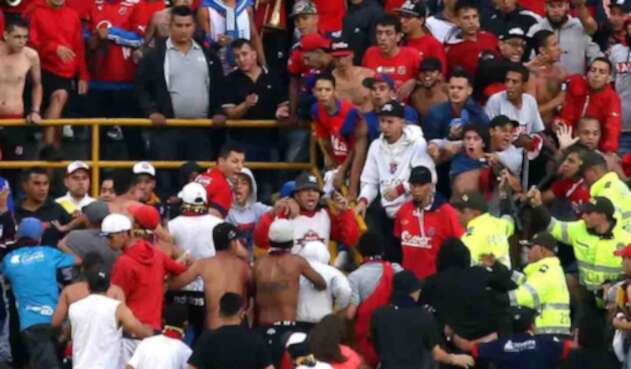 Disturbios entre hinchas del Medellín