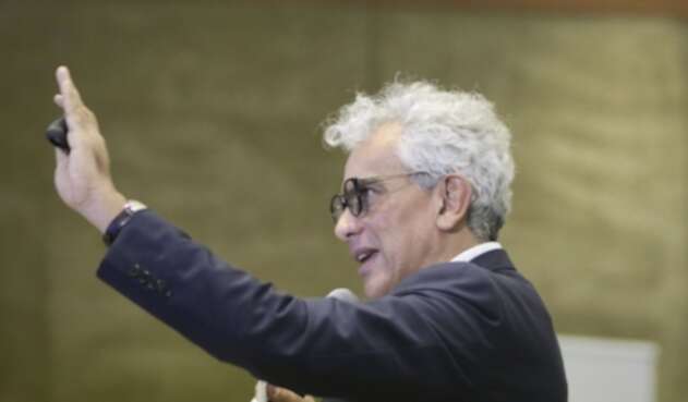El ministro de Ambiente, Ricardo Lozano.