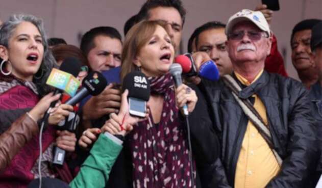 Ángela María Robledo en la Plaza de Bolívar Ángela María Robledo en la Plaza de Bolívar