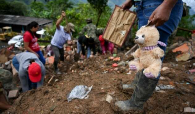 Rosas (Cauca) en medio de la remoción de escombros tras el deslizamiento