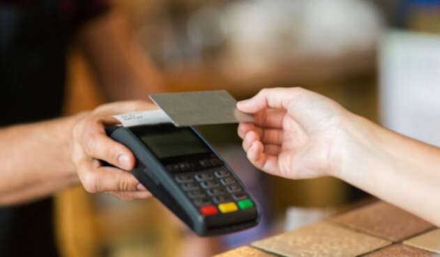 El proyecto para eliminar las cuotas de manejo y otros servicios financieros que se cargan a las cuentas de ahorro y tarjetas de crédito entra a discusión este miércoles en la Cámara.
