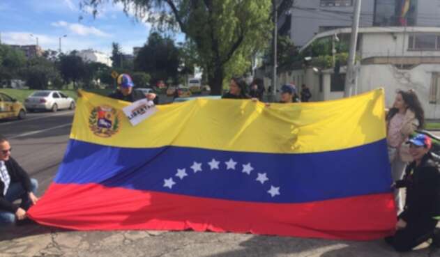 Ciudadanos venezolanos protestan en Bogotá