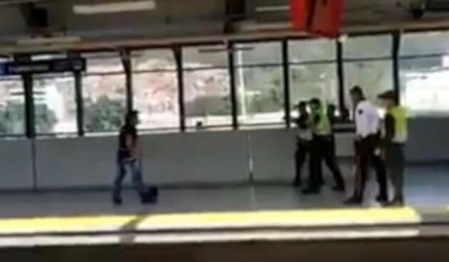 Ataque en el Metro de Medellín Ataque en el Metro de Medellín