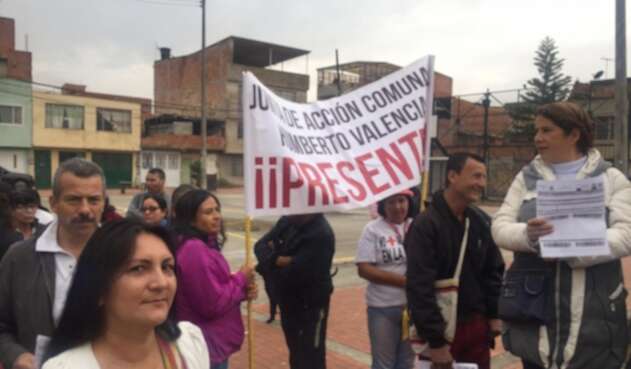 Habitantes de Bosa queman recibos del impuesto predial