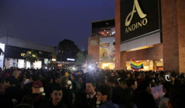 Besatón en Bogotá. 17 de abril 2019