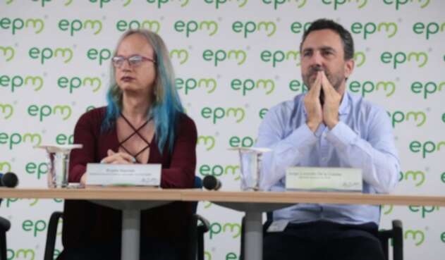 Brigitte Baptiste, directora general del Instituto Humboldt, junto a Jorge Londoño De la Cuesta, gerente general de EPM