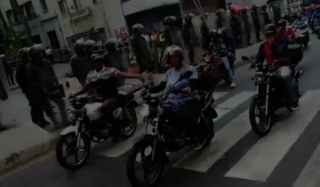 Colectivos afines a Nicolás Maduro amenazaron a periodistas en la AN