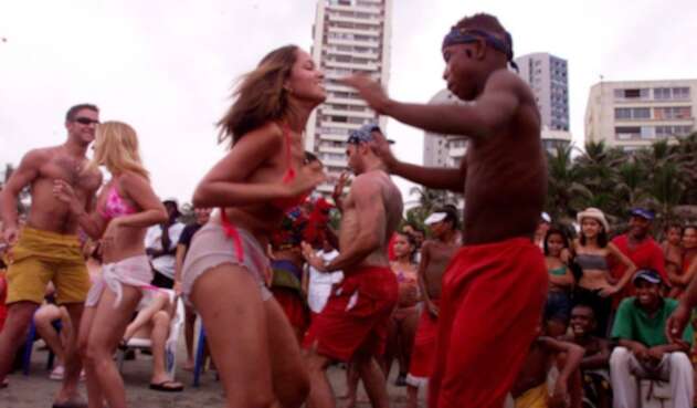 Personas bailando champeta Personas bailando champeta