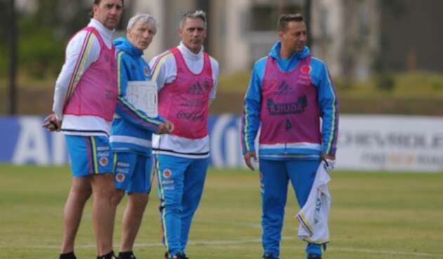 José Pékerman y sus asistentes en la Selección Colombia