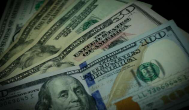 Dolares Dolares
