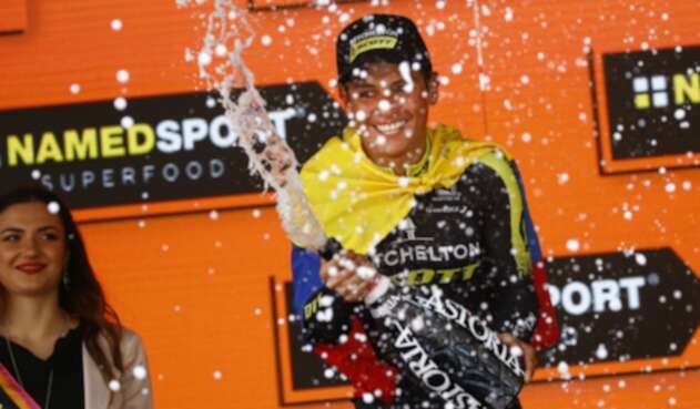 Esteban Chaves ganó la Etapa 19 del Giro de Italia 2019. Esteban Chaves ganó la Etapa 19 del Giro de Italia 2019.