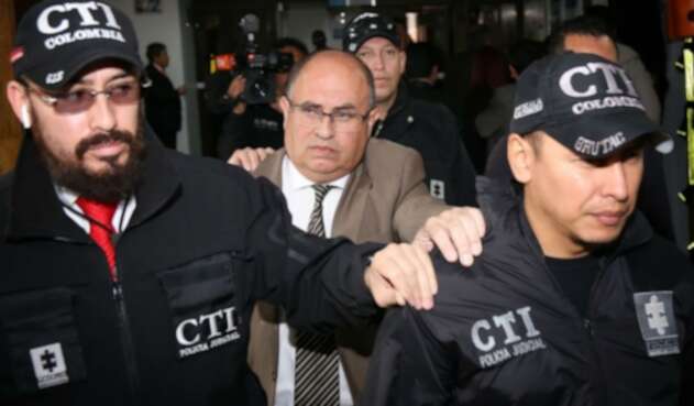 Fiscal Fabio Augusto Martínez Lugo señalado de chuzar a pilotos de la Asociación Colombiana de Aviadores Civiles (ACDAC). Fiscal Fabio Augusto Martínez Lugo señalado de chuzar a pilotos de la Asociación Colombiana de Aviadores Civiles (ACDAC).