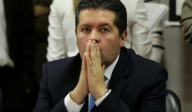 HERNÁN ESTUPIÑÁN