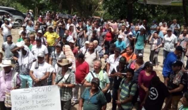 Entre los asegurados está el comandante de los bomberos del municipio