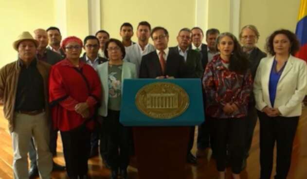 Petro y oposición