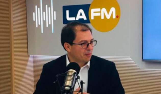 Francisco Barbosa, alto consejero para asuntos internacionales y Derechos Humanos, en la mesa de trabajo de LA FM