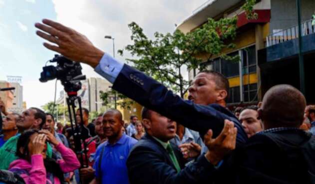 Gilber Caro, diputado a la Asamblea Nacional de Venezuela Gilber Caro, diputado a la Asamblea Nacional de Venezuela