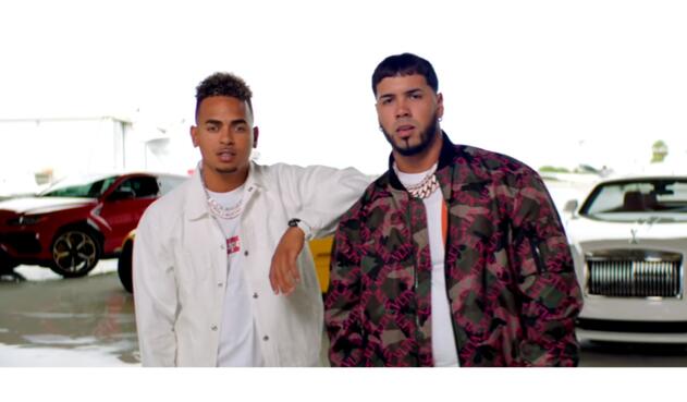 Ozuna y Anuel AA en su canción 'Cambio'.