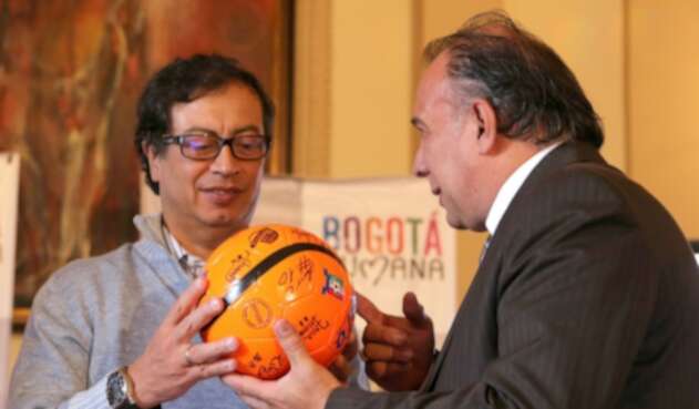 Gustavo Petro, el 10 de octubre de 2013 en Bogotá