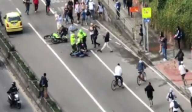 Policía atropelló a civil en Bogotá