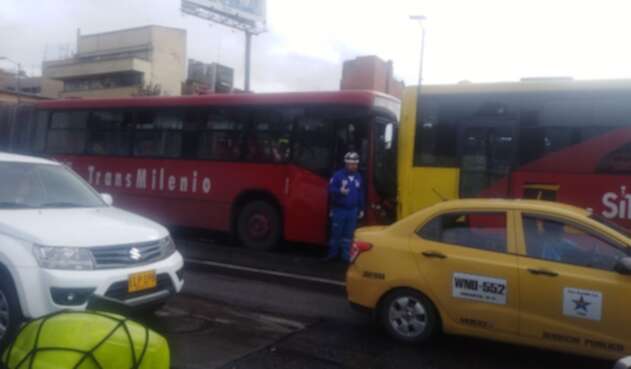 Choque de buses de Transmilenio Choque de buses de Transmilenio
