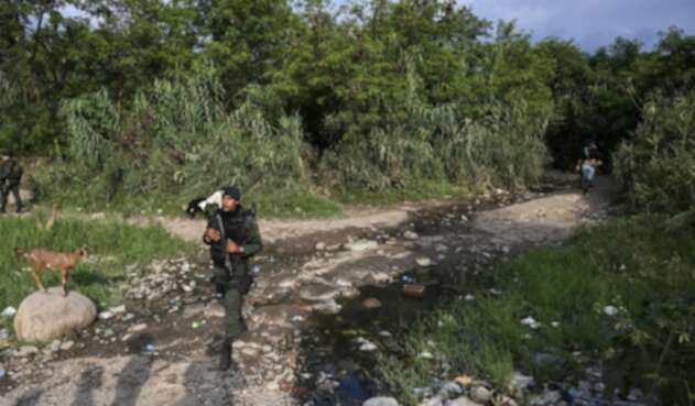 Trocha en frontera colombo venezolana