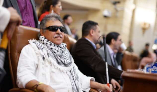 Jesús Santrich Jesús Santrich asumió como representante en la plenaria de Cámara