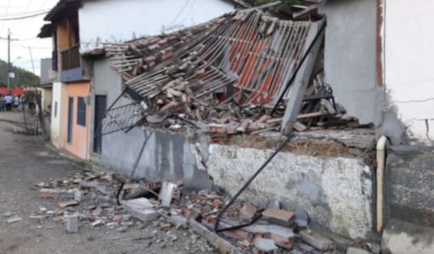Así quedaron las viviendas colapsadas en Caldas, Antioquia.