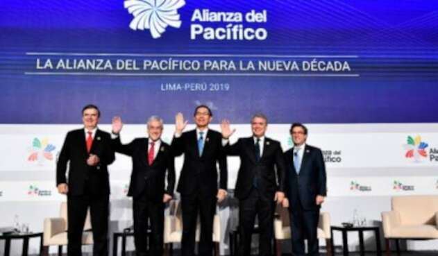 El canciller mexicano, Marcelo Ebrard; el presidente de Chile, Sebastián Piñera; el presidente de Perú, Martín Vizcarra; el presidente de Colombia, Iván Duque y Luis Alberto Moreno, presidente del Banco Interamericano (BID).