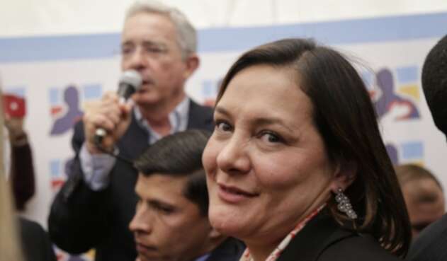 Álvaro Uribe Vélez y Ángela Garzón Álvaro Uribe Vélez y Ángela Garzón