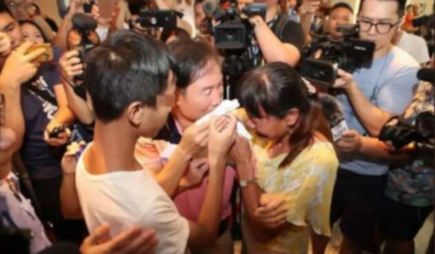 Yu Weifeng se reencuentra con sus padres