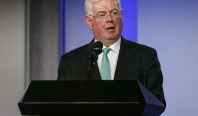 Eamon Gilmore Eamon Gilmore