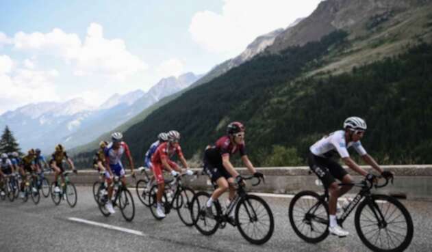 El tour lo iniciaron 176 ciclistas de 22 equipos. Egan Bernal, líder del Tour de Francia.