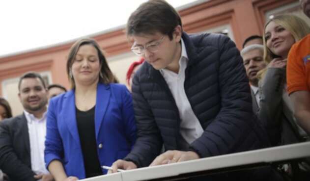 Ángela Garzón y Miguel Uribe. Ángela Garzón y Miguel Uribe.