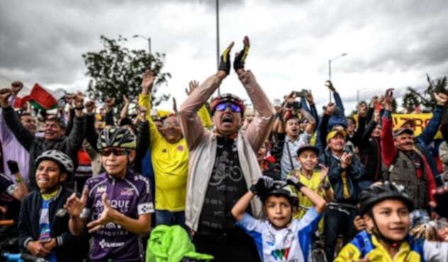 Habitantes de Zipaquirá celebran el triunfo virtual de Egan Bernal en el Tour de Francia