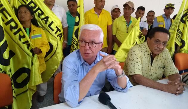El senador Jorge Robledo se reúne con líderes del Polo Democrático en Montería
