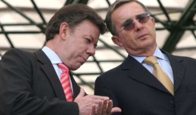Los expresidenbtes Juan Manuel Santos y Álvaro Uribe Vélez. Los expresidenbtes Juan Manuel Santos y Álvaro Uribe Vélez.