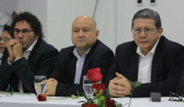 Pastor Alape, Carlos Antonio Lozada y Pablo Catatumbo.