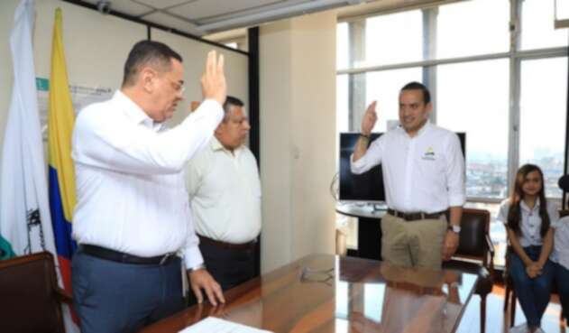 El exsenador Mauricio Aguilar presentó su candidatura en Santander.