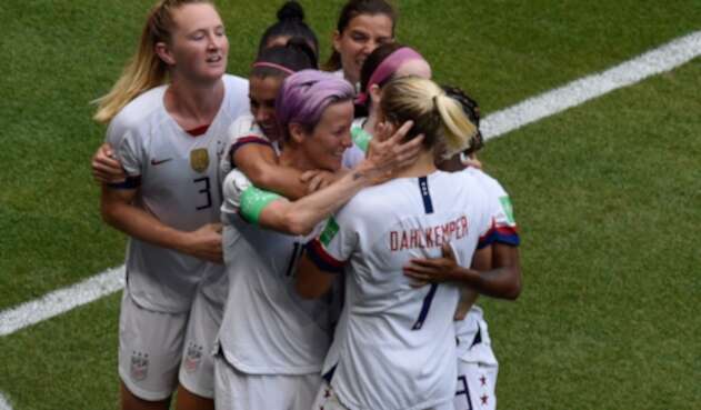 La Selección de fútbol de Estados Unidos celebrando su cuarto título mundial La Selección de fútbol de Estados Unidos celebrando su cuarto título mundial