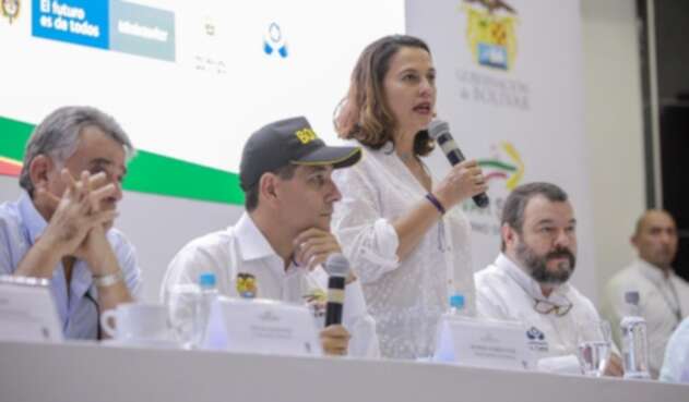 ministra del interior en Bolívar