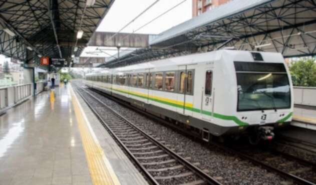 Recientemente, un vagón del Metro de Medellín fue pintado con un graffiti. Recientemente, un vagón del Metro de Medellín fue pintado con un graffiti.