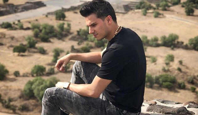 Sus padres lo avergonzaron en presencia de Jorge Celedón e Iván Calderón.